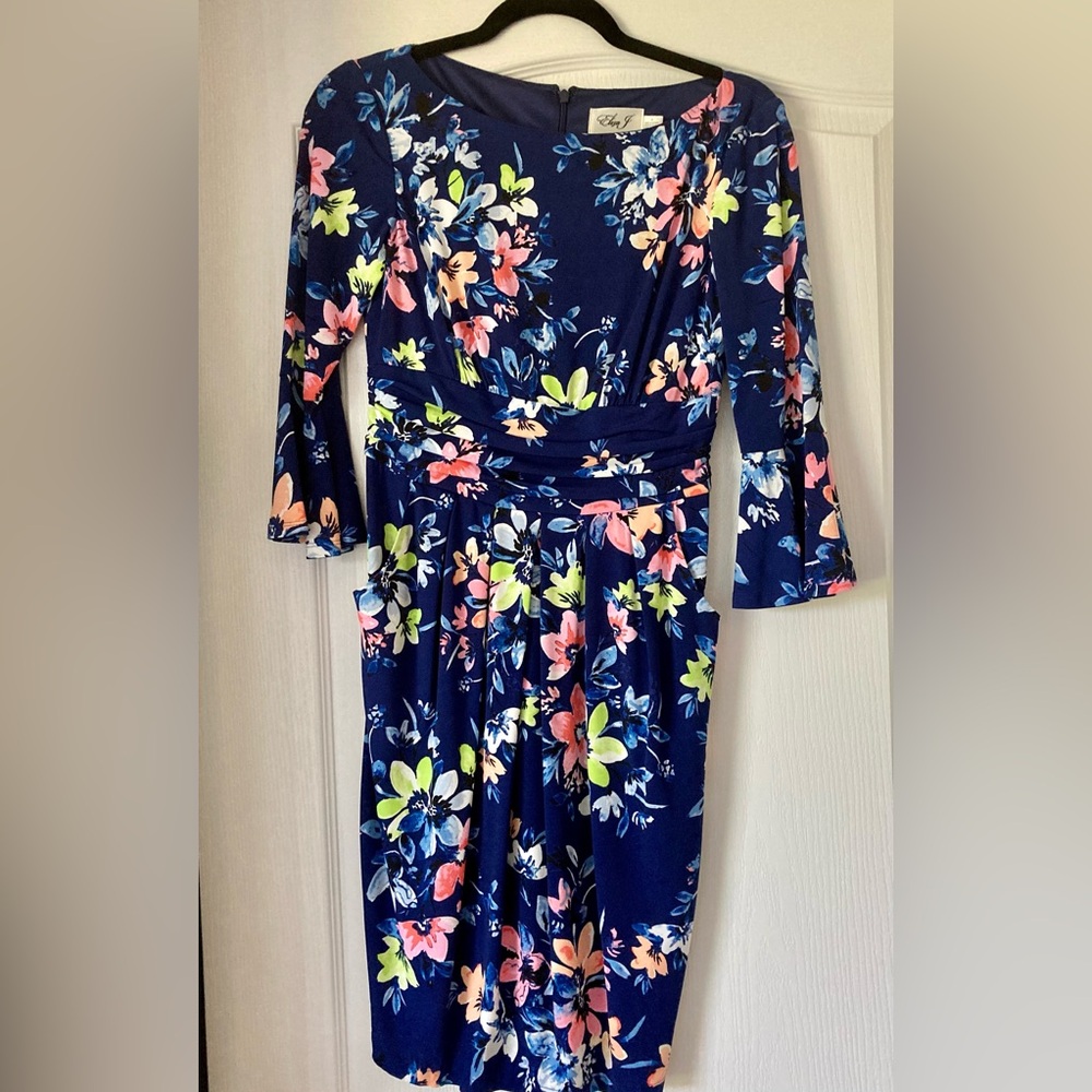 💙NEW ELIZA J Beautiful Navy Blue Floral Dress Size 4
